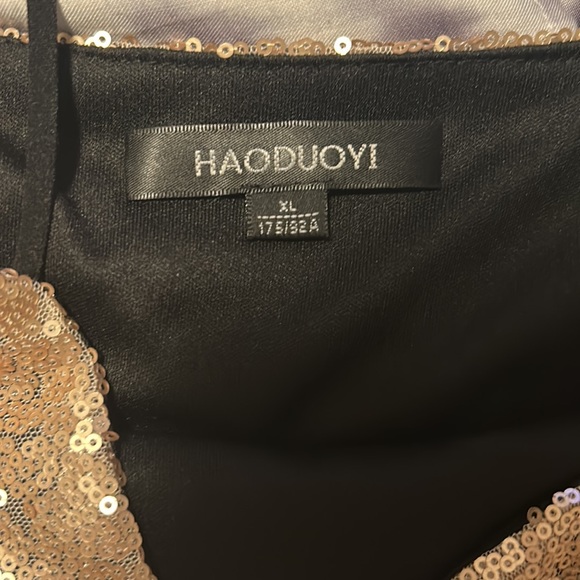 Haoduoyi sequin tank top - Picture 3 of 3